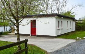 The Fishing Lodge Pet-Friendly Cottage Holiday Cottage