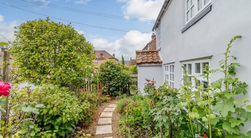 Photo of Hollyhedge Cottage