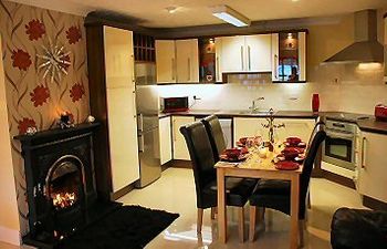 Henry Court Town House Holiday Cottage