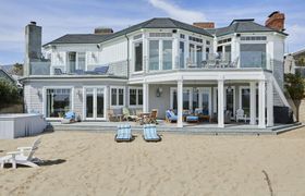 Beauty and the Beach Holiday Home