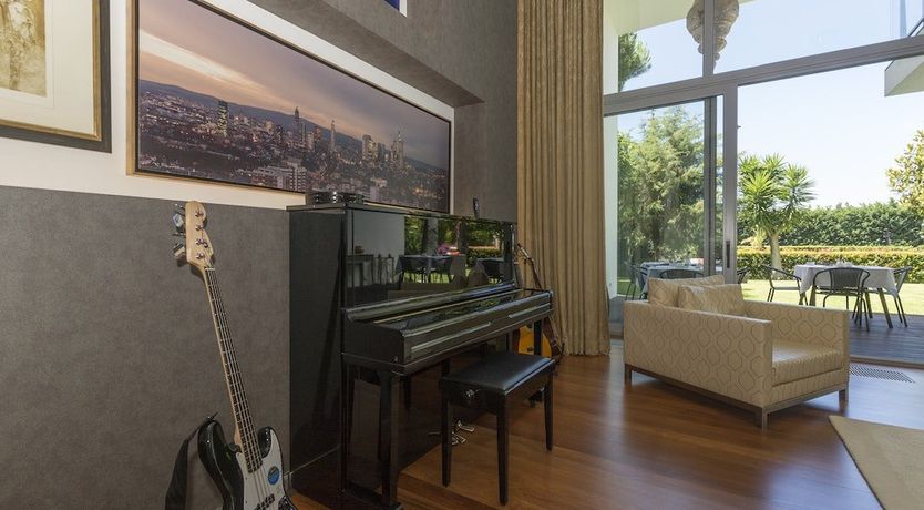 Photo of Modern Botanica