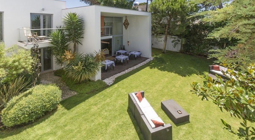 Photo of Modern Botanica