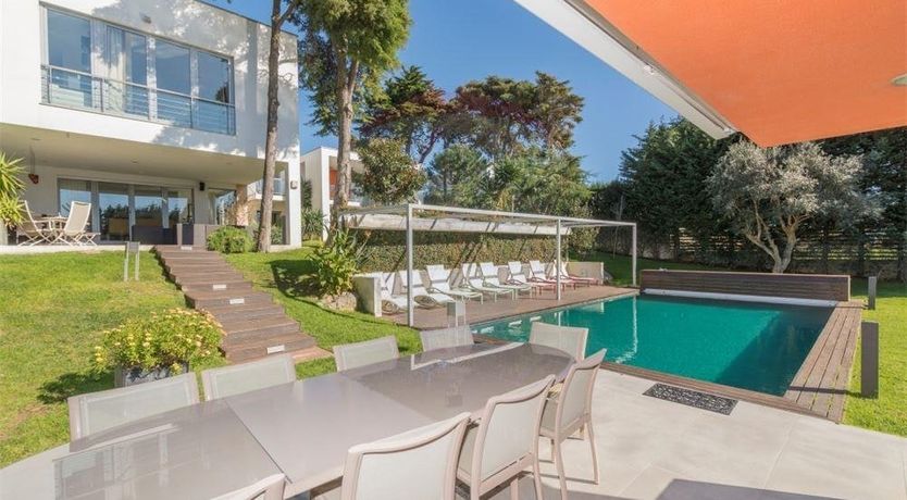 Photo of Modern Botanica