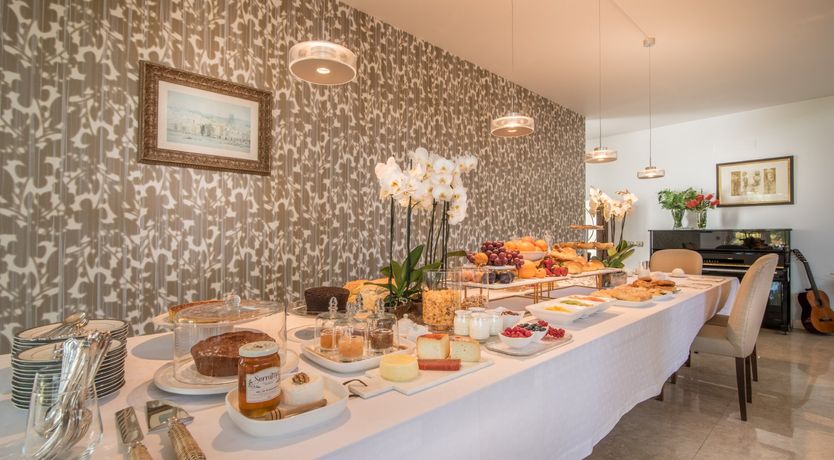 Photo of Modern Botanica