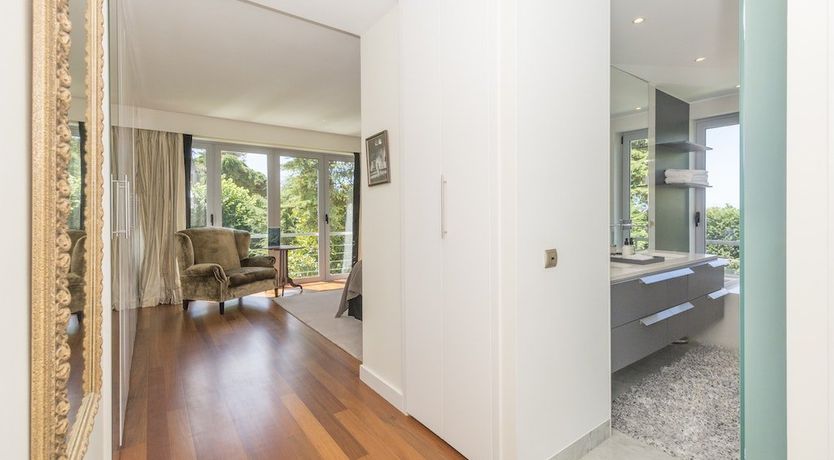 Photo of Modern Botanica