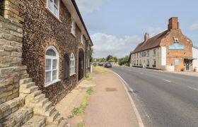 Photo of the-old-custom-house