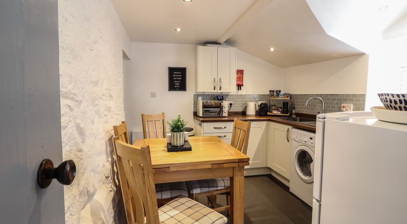 Photo of Arthur’s Cottage