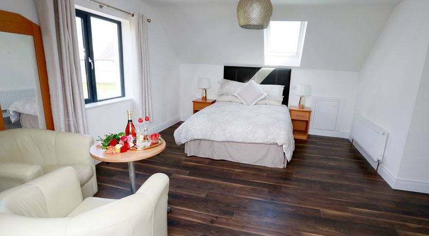 Photo of Luxury 6 bedroom Spiddal Villa