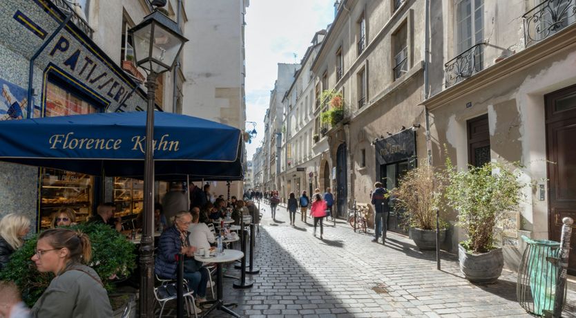 Photo of Art Abounds