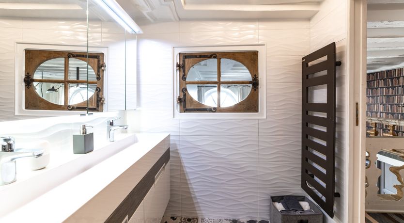 Photo of Art Abounds