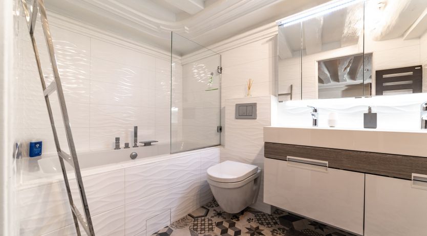 Photo of Art Abounds