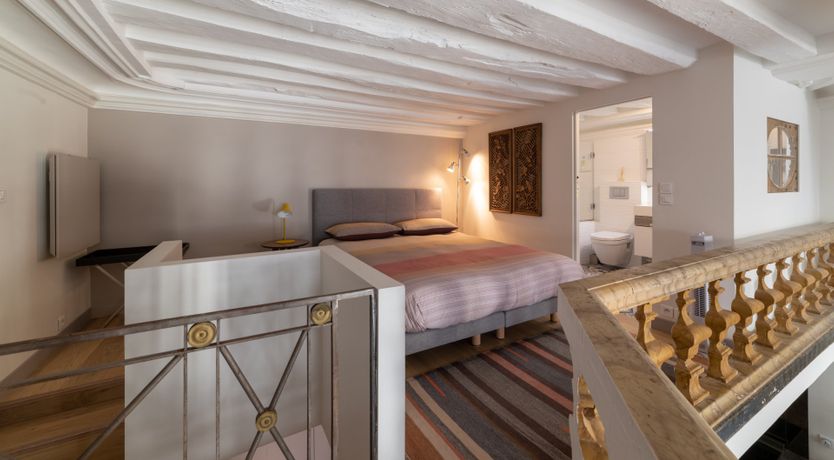 Photo of Art Abounds