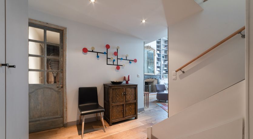 Photo of Art Abounds