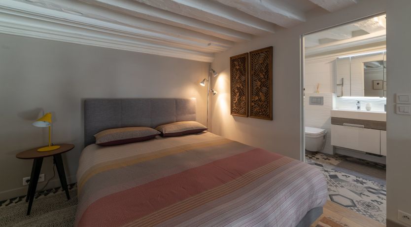 Photo of Art Abounds