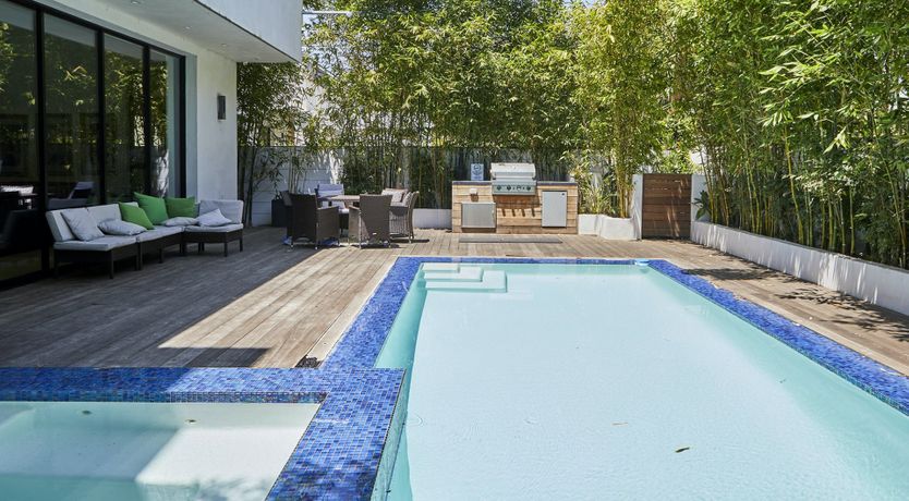 Photo of The House of Huston Street