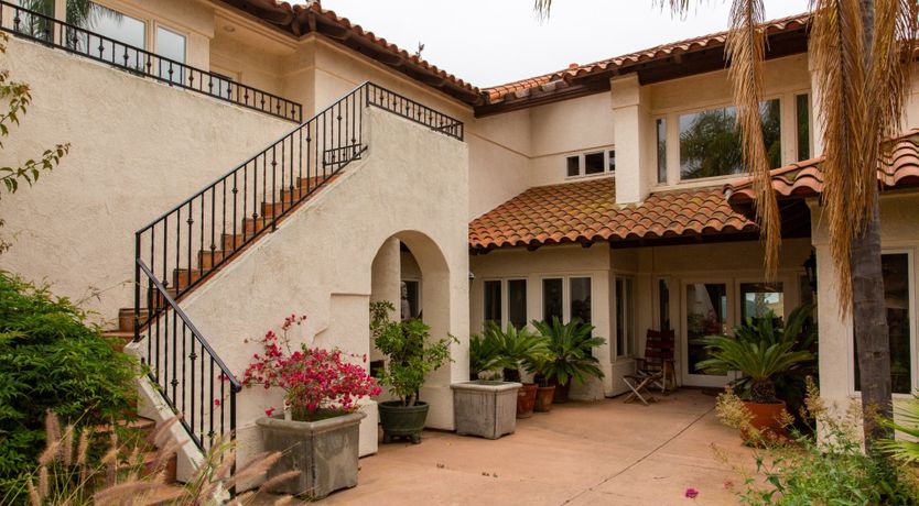 Photo of Si, Señorita