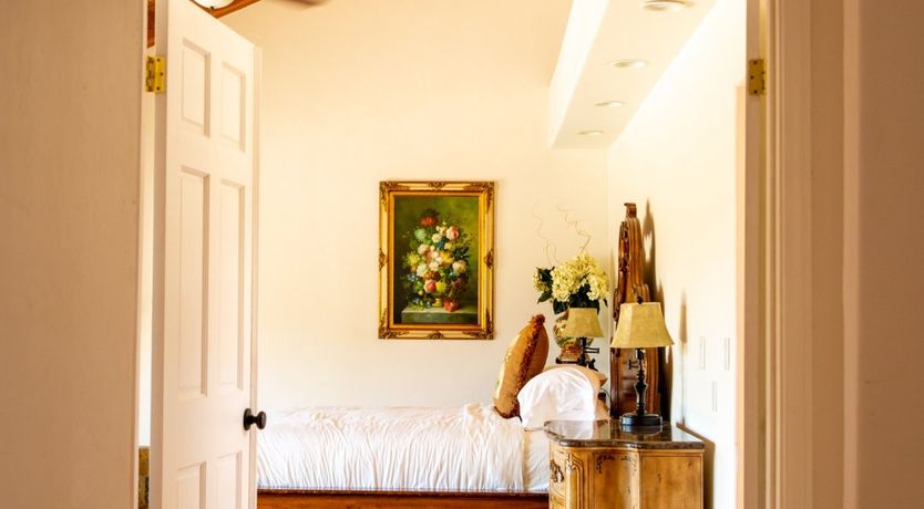 Photo of Si, Señorita