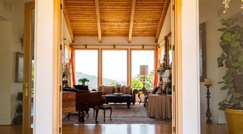 Photo of Si, Señorita