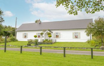 Lakeside Cottage Holiday Cottage