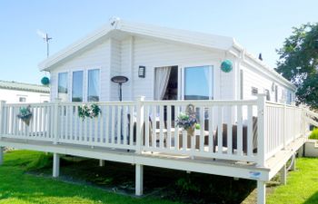 Meadow Lodge Holiday Cottage