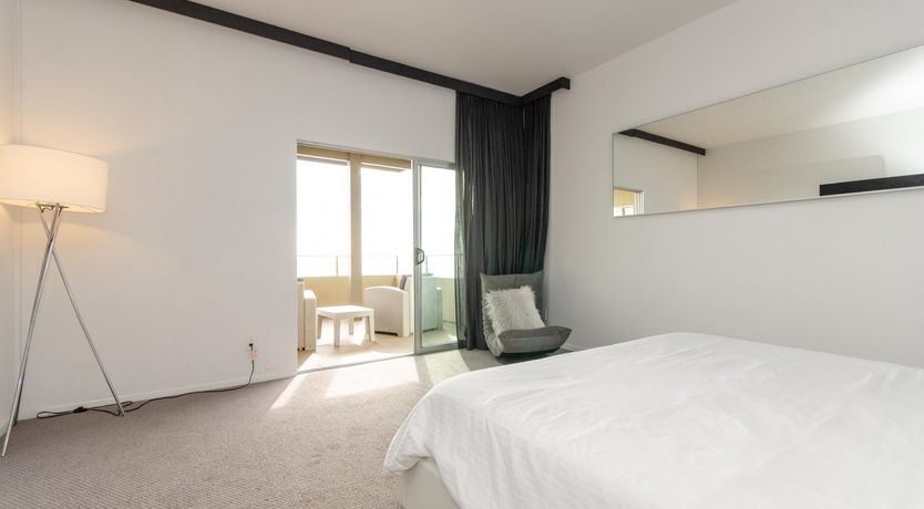 Photo of Papiri Bronze