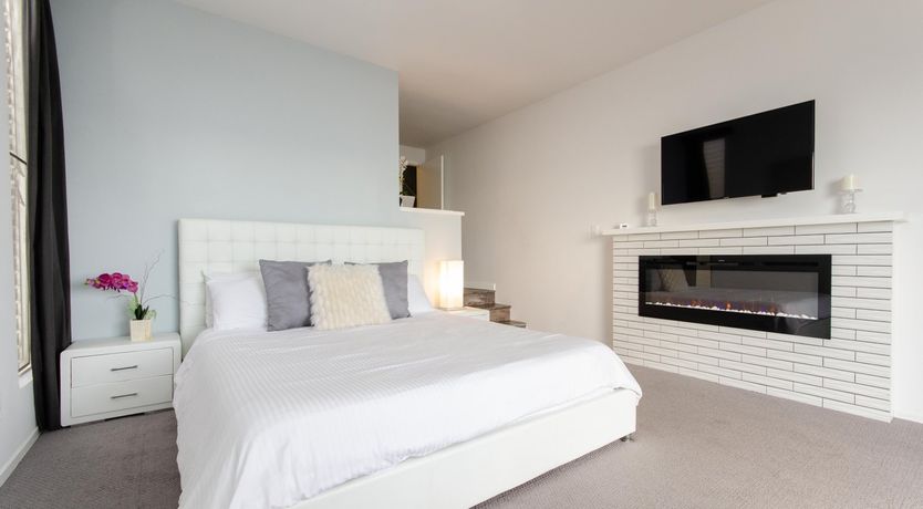 Photo of Papiri Bronze