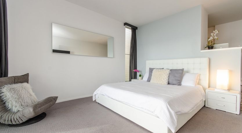 Photo of Papiri Bronze