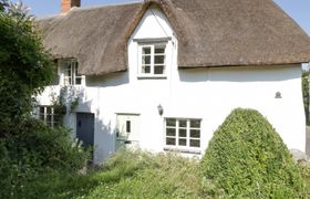 1 Old Thatch Holiday Cottage