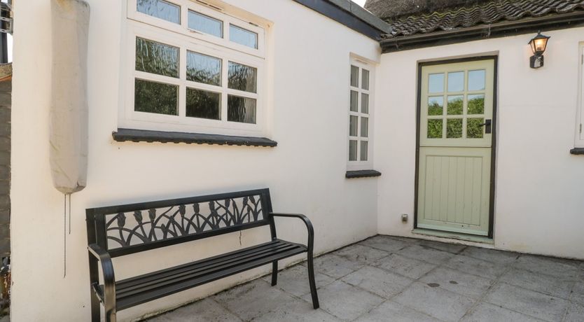 Photo of 1 Old Thatch