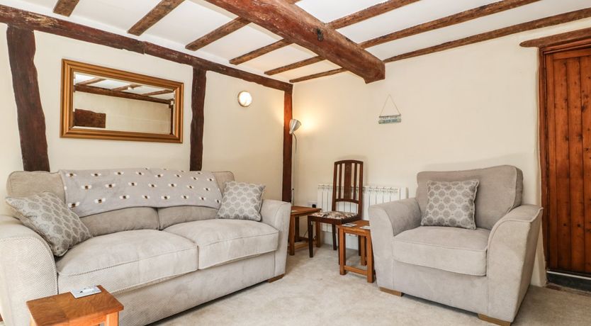 Photo of 1 Old Thatch