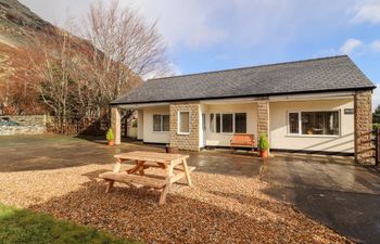 Awel Y Berwyn Holiday Cottage