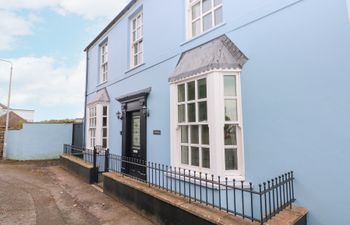 Crown Cottage Holiday Cottage