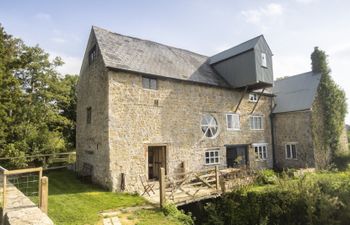 Milling Around Holiday Cottage