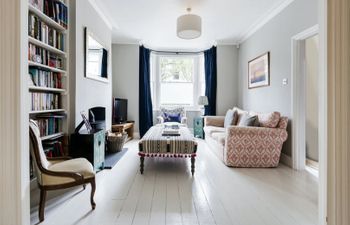 Central London Suburbia Holiday Cottage