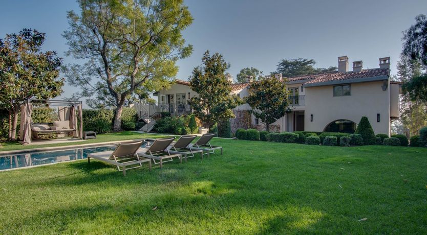 Photo of White Crest