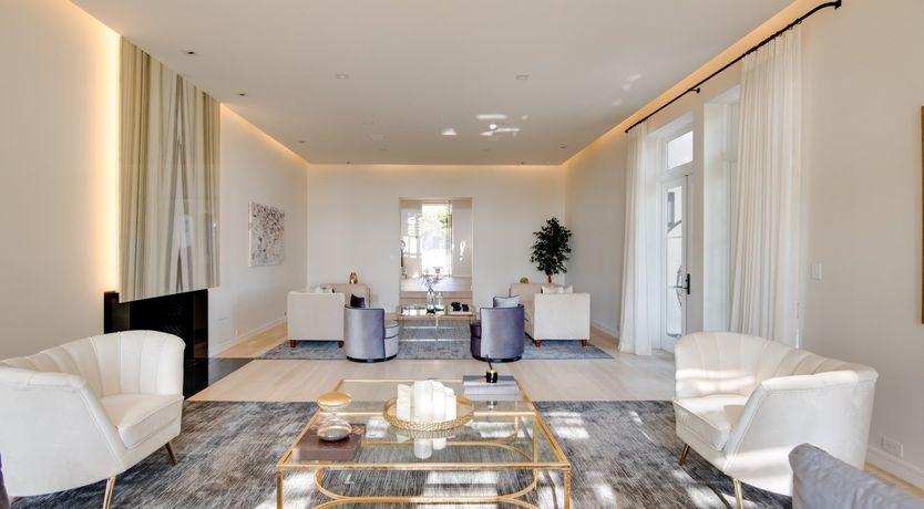 Photo of White Crest