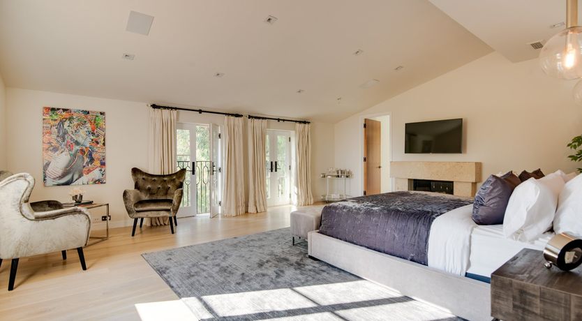 Photo of White Crest