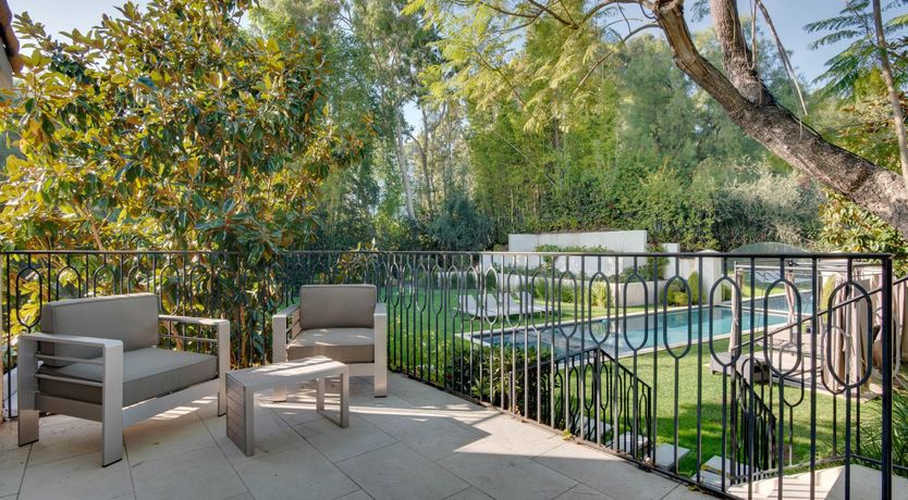 Photo of White Crest