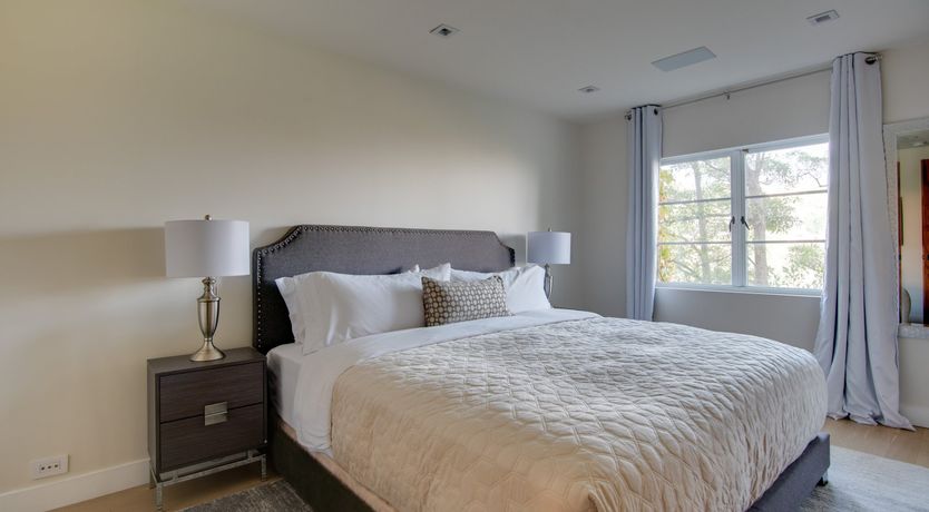 Photo of White Crest