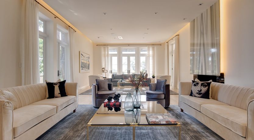 Photo of White Crest