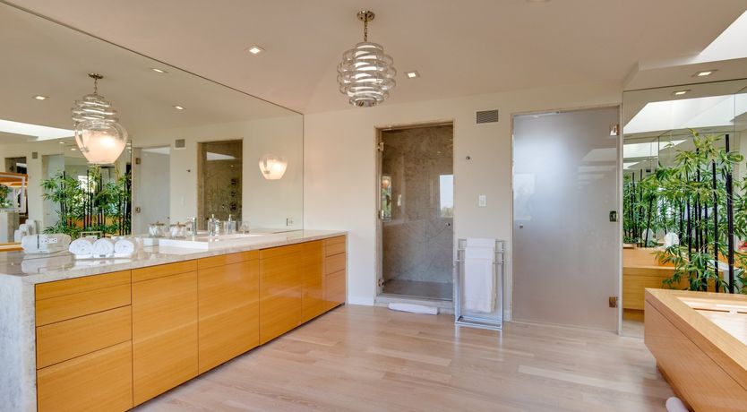 Photo of White Crest