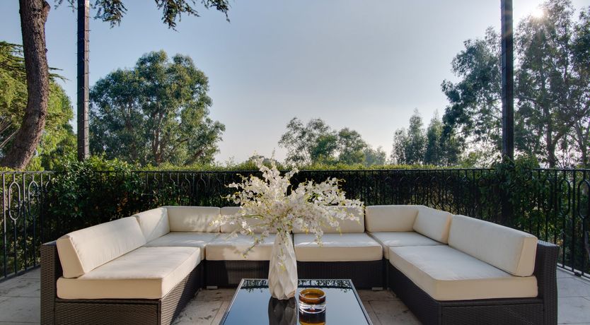 Photo of White Crest