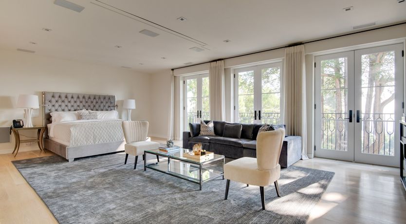 Photo of White Crest