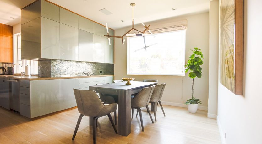 Photo of White Crest