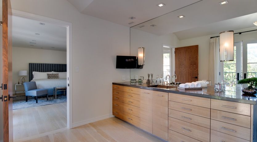 Photo of White Crest