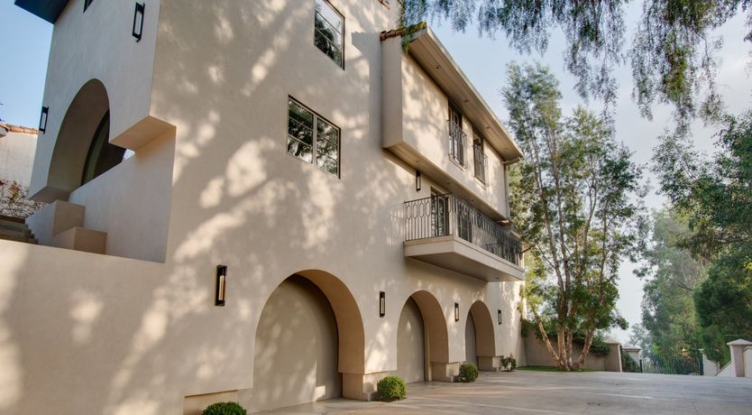 Photo of White Crest