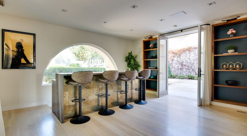 Photo of White Crest