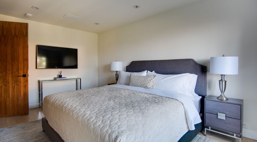 Photo of White Crest