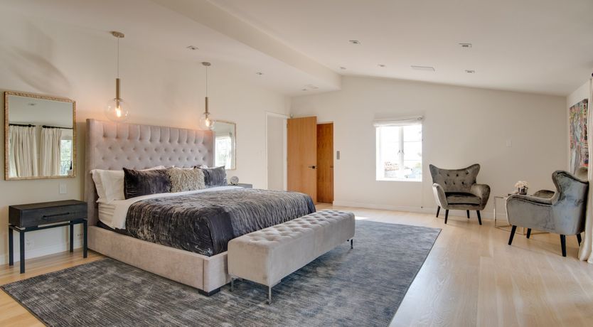 Photo of White Crest