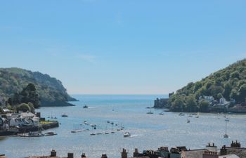 13 Above Town Holiday Home